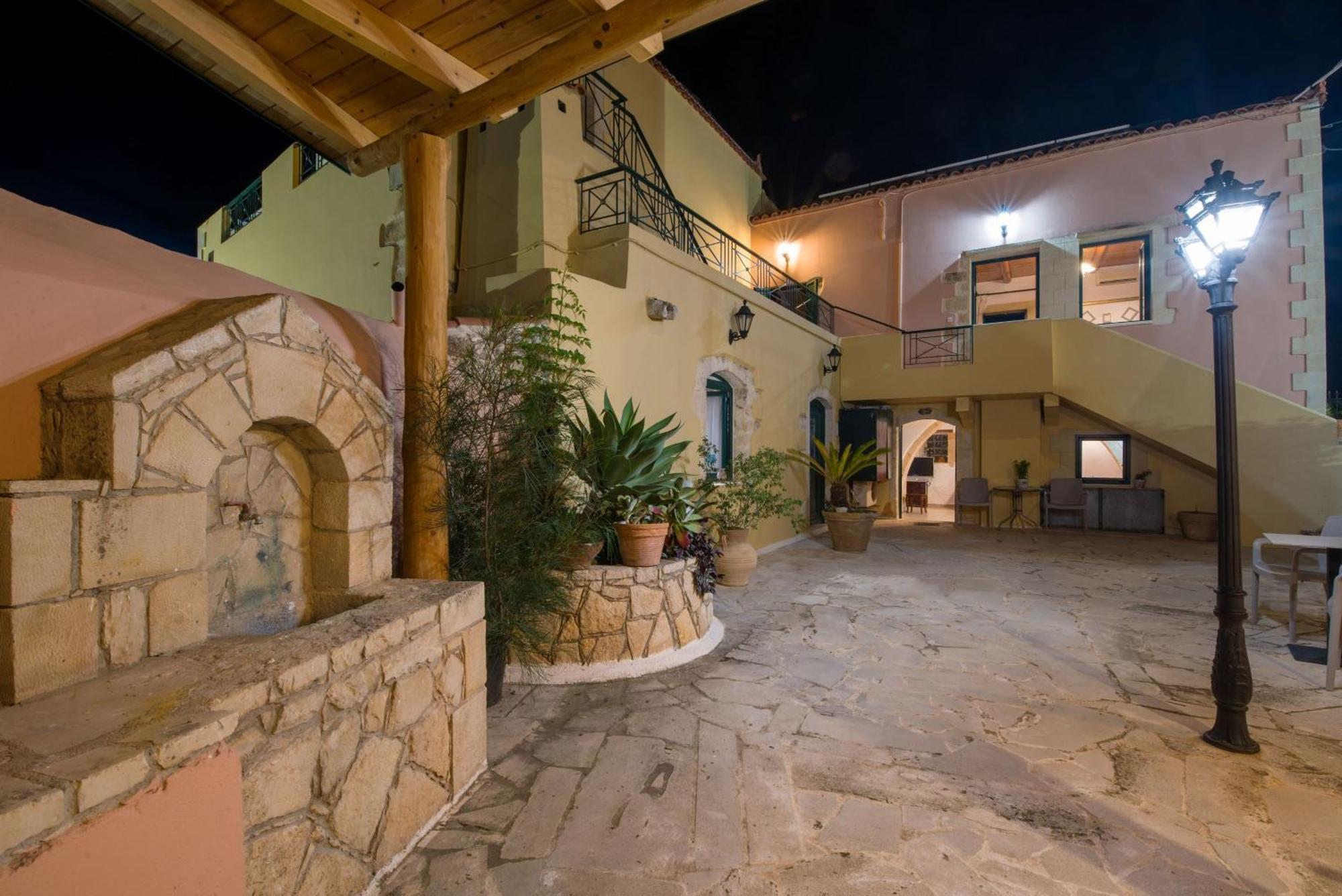 Chorafakia Skandalis Apartments With Pool מראה חיצוני תמונה