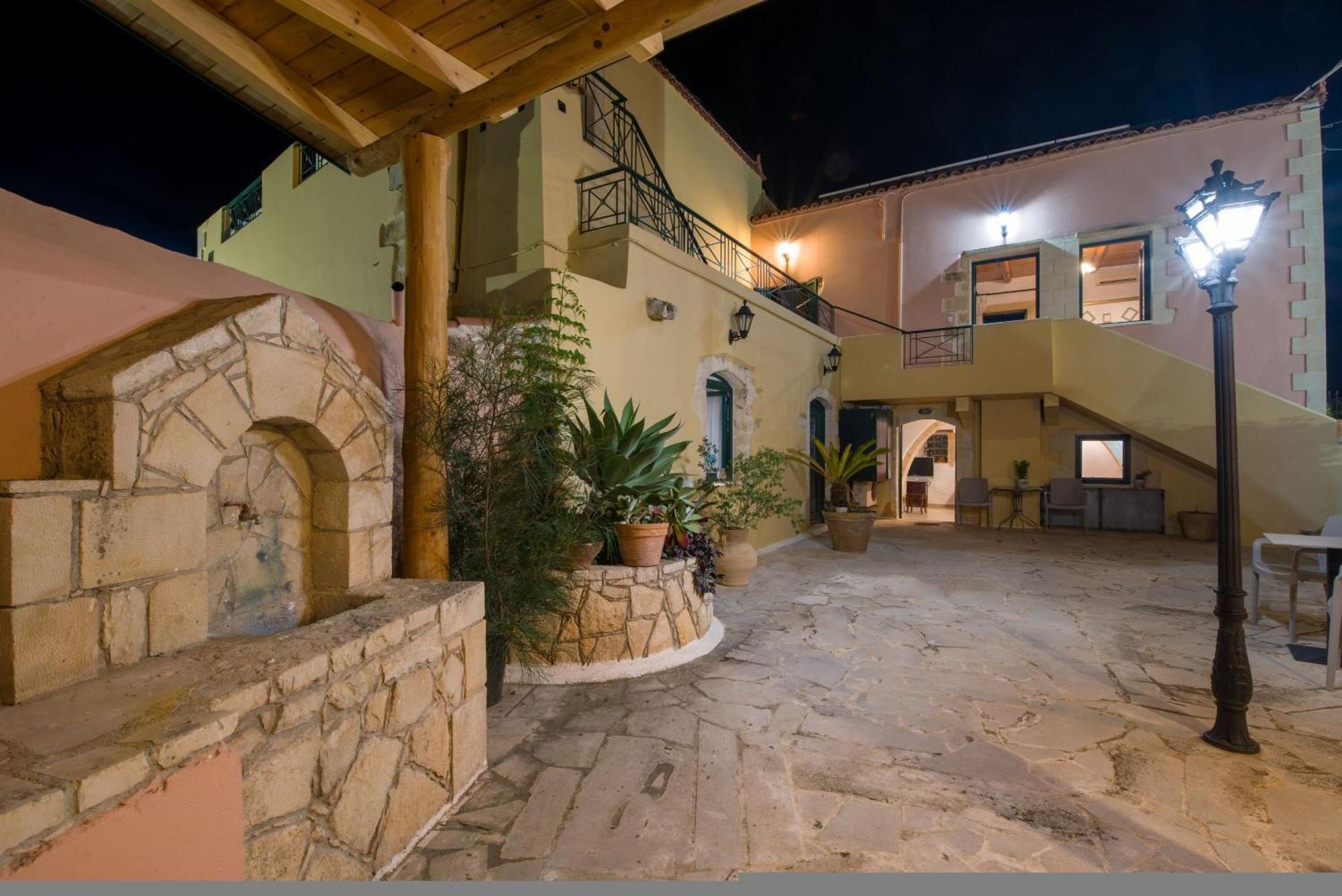 Chorafakia Skandalis Apartments With Pool מראה חיצוני תמונה